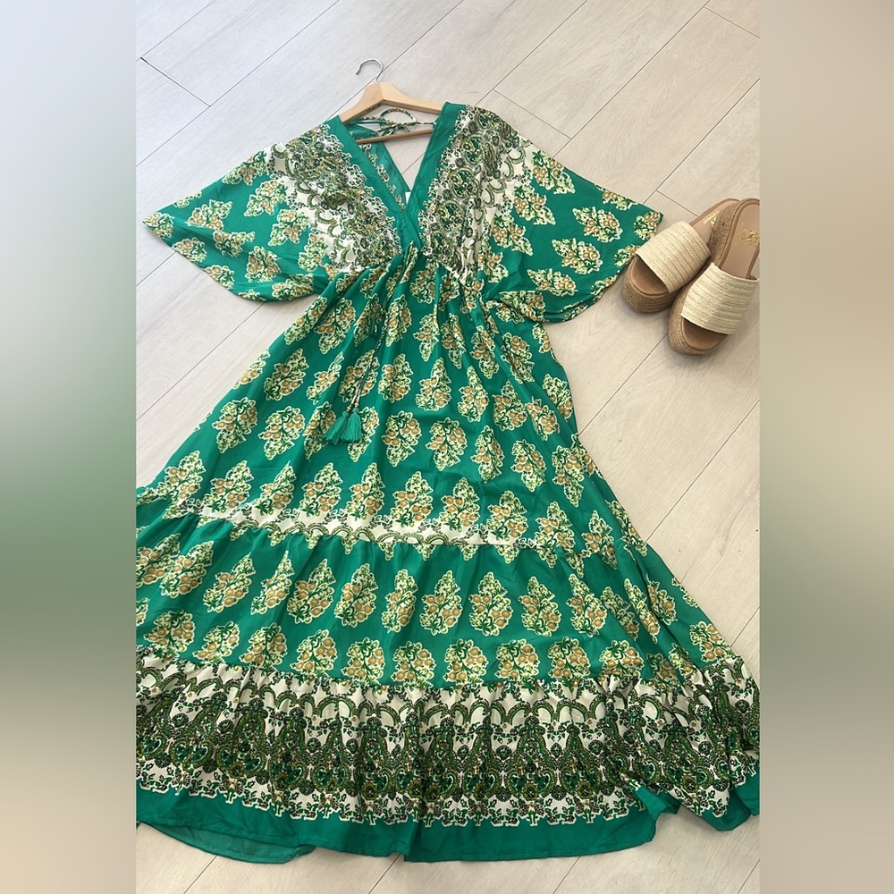 ONE SIZE DRESSES - Picture 2 of 4